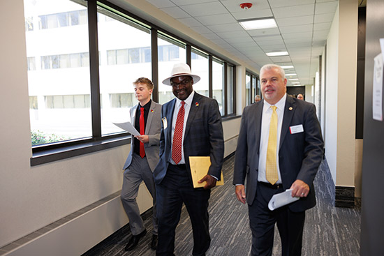 Photo of the visit of the President to the new College of Engineering building