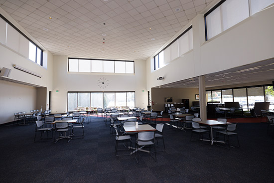 Photo of the visit of the President to the new College of Engineering building